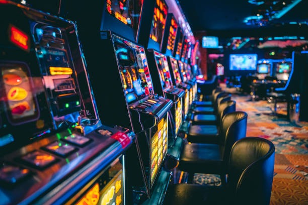 medokjitu togel mobile app interface showing live football matches and casino games